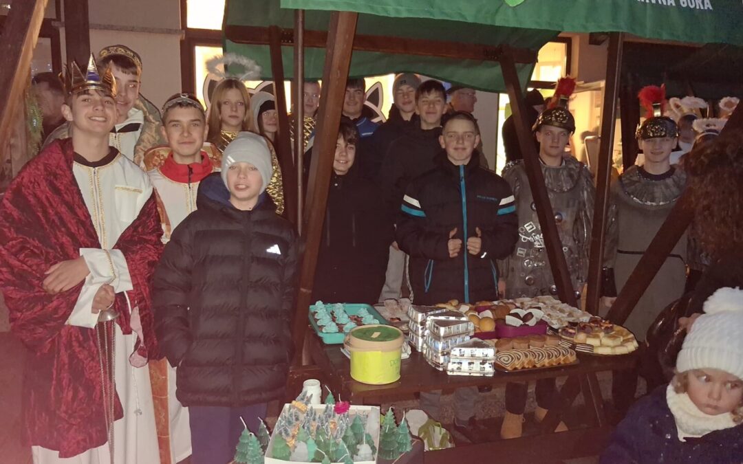 OSMAŠI IZLOŽBAMA PRIKUPLJALI DONACIJE ZA MATURALAC